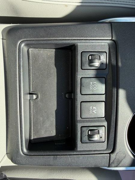 Toyota Camry Hybrid SE 2016