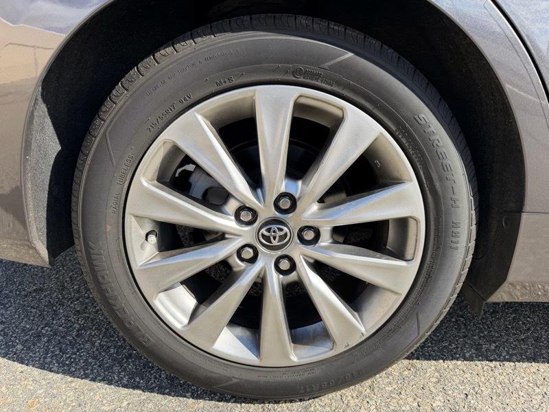 Toyota Camry Hybrid SE 2016