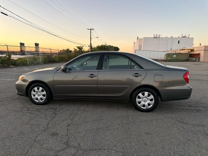 Toyota Camry Standard 2004