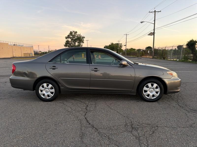 Toyota Camry Standard 2004