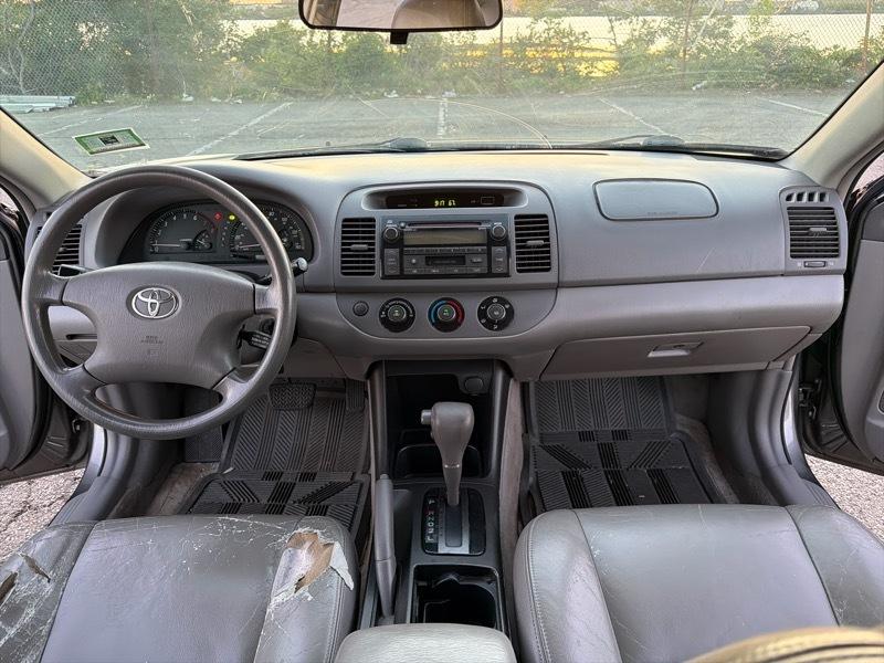 Toyota Camry Standard 2004