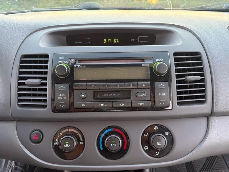 Toyota Camry Standard 2004