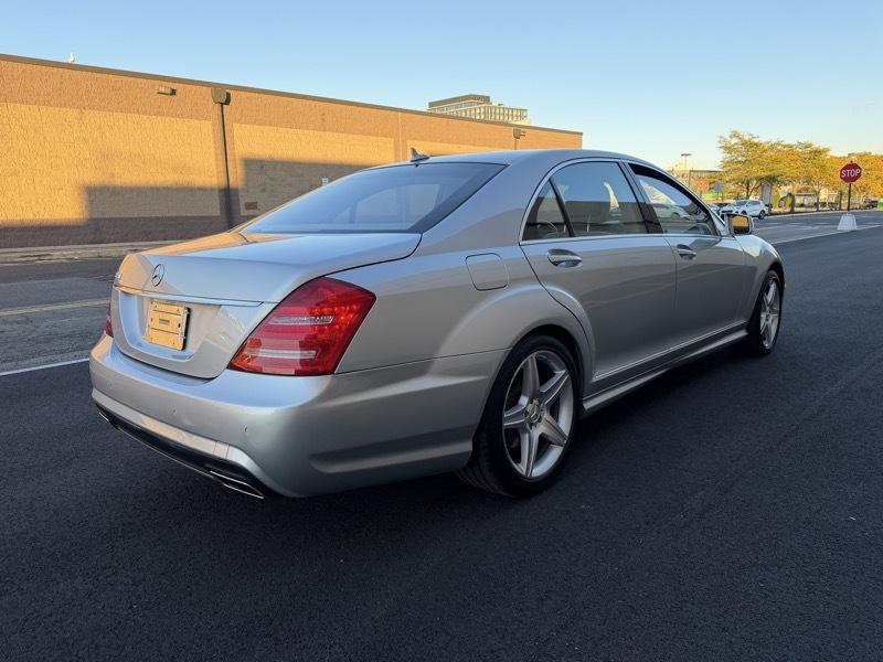 Mercedes-Benz S-Class S550 2010