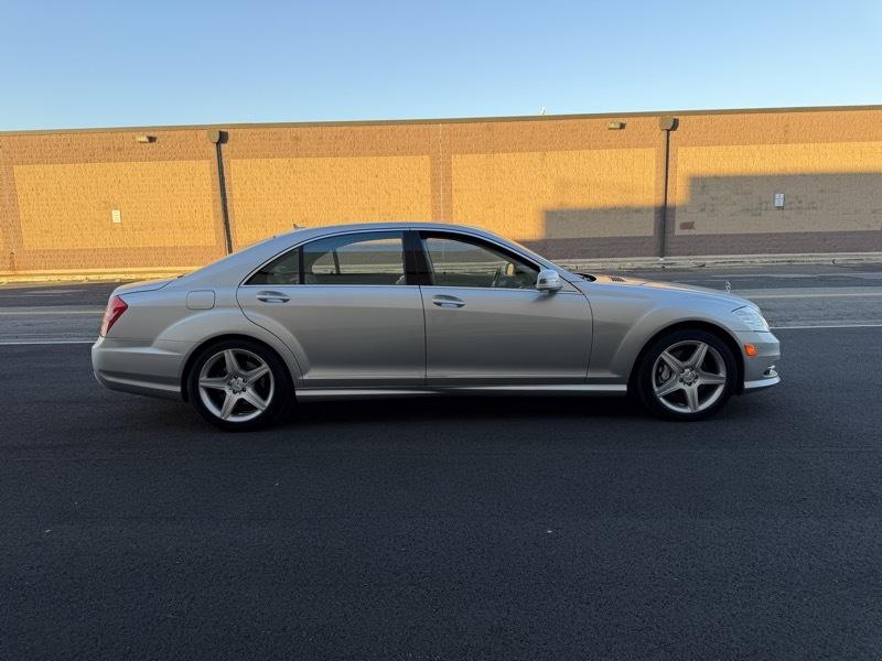 Mercedes-Benz S-Class S550 2010