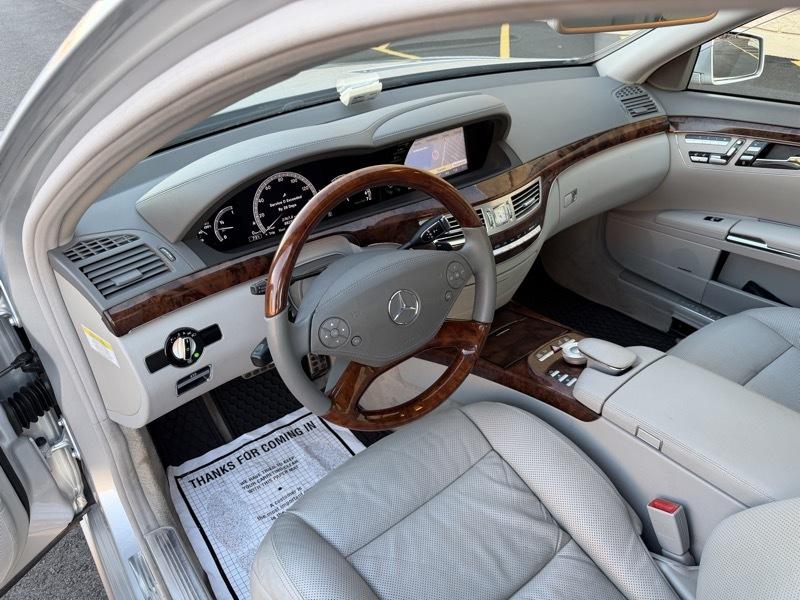 Mercedes-Benz S-Class S550 2010