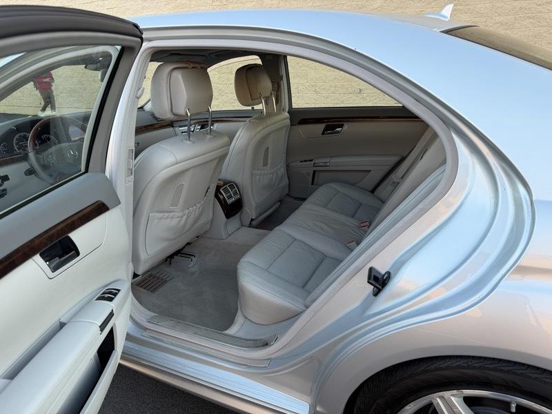 Mercedes-Benz S-Class S550 2010