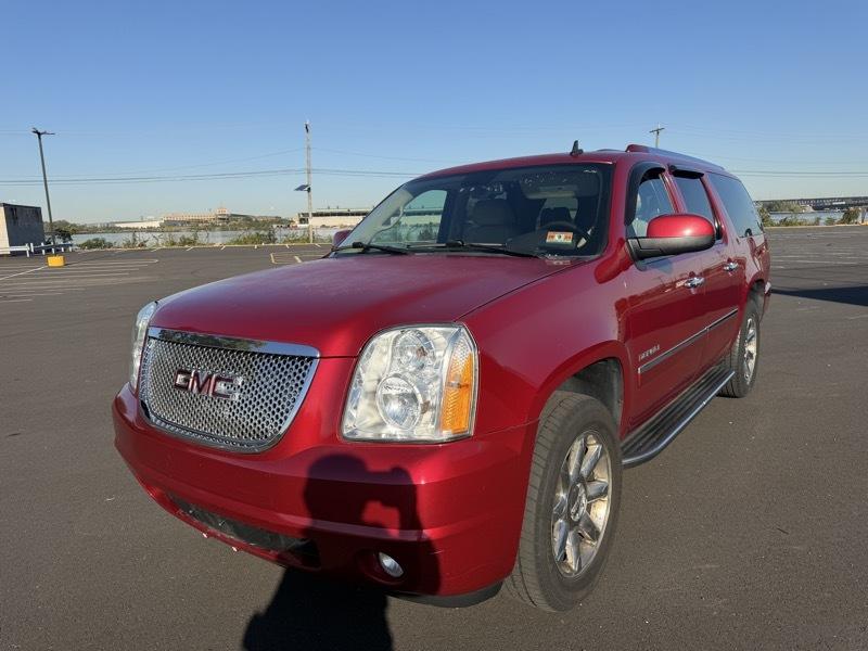 GMC Yukon Denali XL 4WD 2013