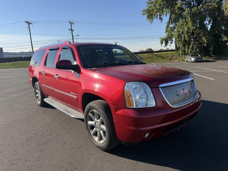 GMC Yukon Denali XL 4WD 2013