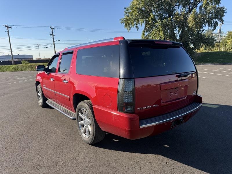 GMC Yukon Denali XL 4WD 2013