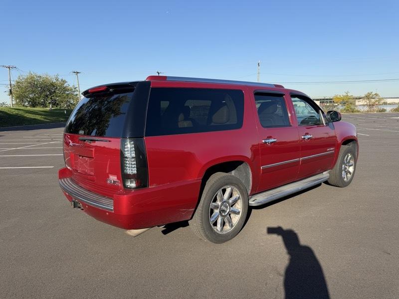 GMC Yukon Denali XL 4WD 2013
