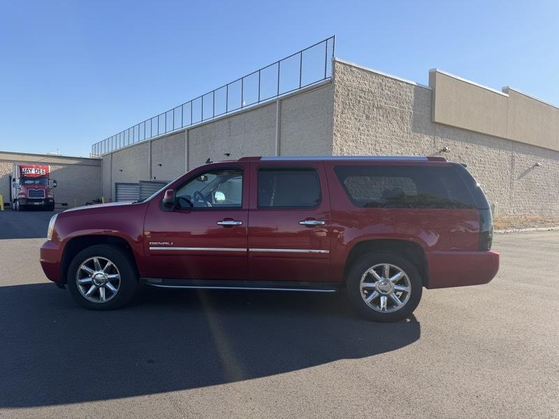 GMC Yukon Denali XL 4WD 2013