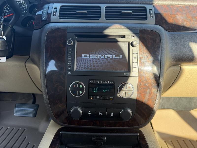GMC Yukon Denali XL 4WD 2013