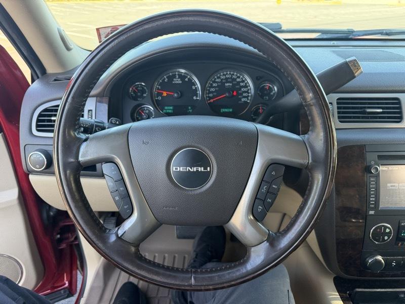 GMC Yukon Denali XL 4WD 2013