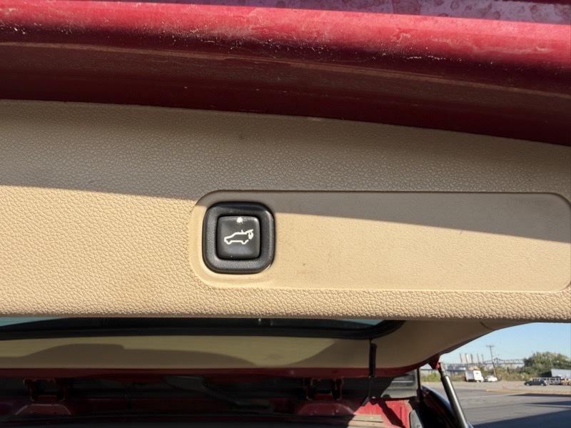 GMC Yukon Denali XL 4WD 2013