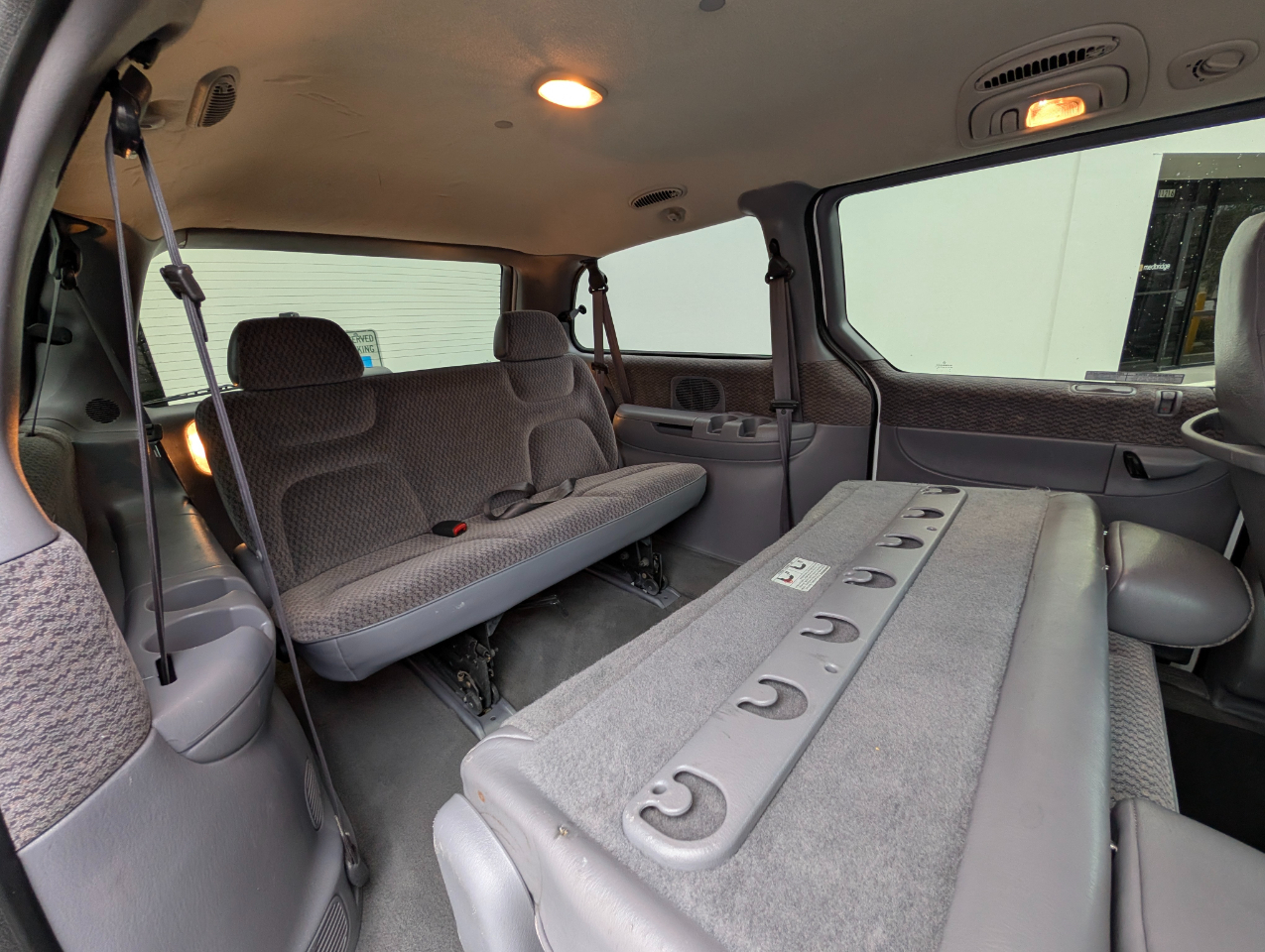 Dodge Grand Caravan SE AWD 1998