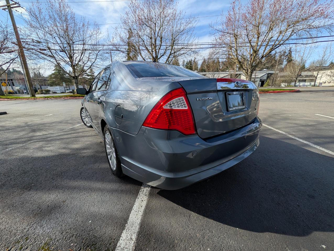 Ford Fusion Hybrid Sedan 2011