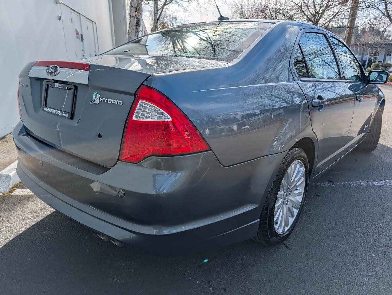 Ford Fusion Hybrid Sedan 2011