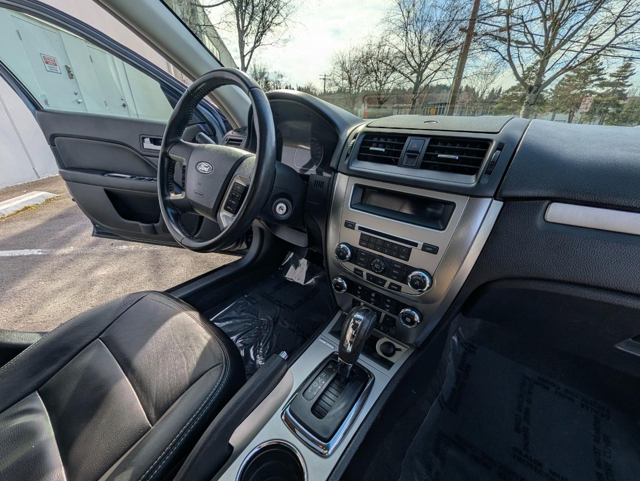 Ford Fusion Hybrid Sedan 2011