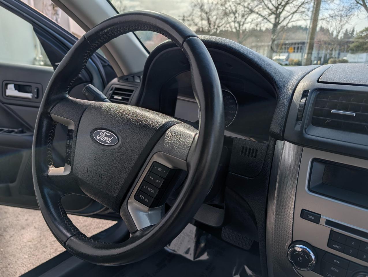 Ford Fusion Hybrid Sedan 2011