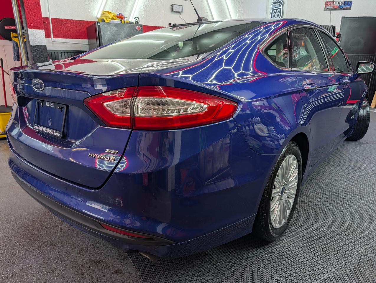 Ford Fusion Hybrid SE 2015