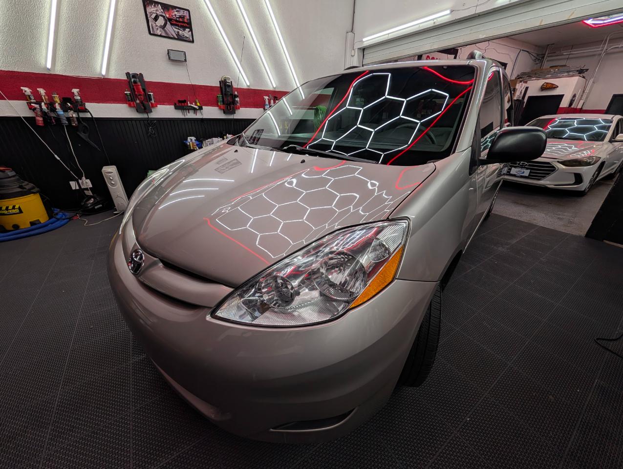 Toyota Sienna LE FWD 8-Passenger Seating 2007
