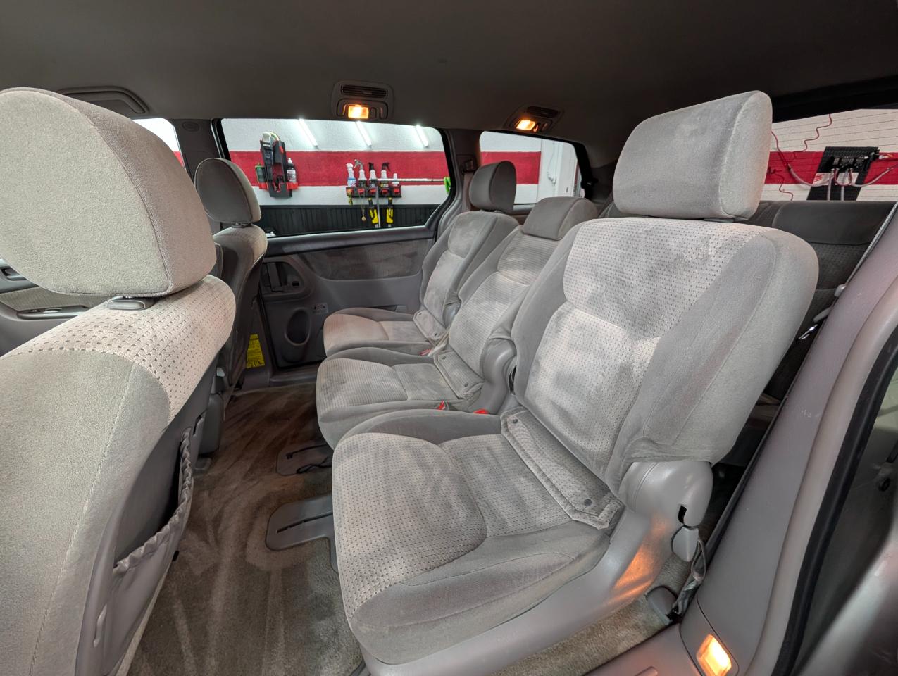 Toyota Sienna LE FWD 8-Passenger Seating 2007