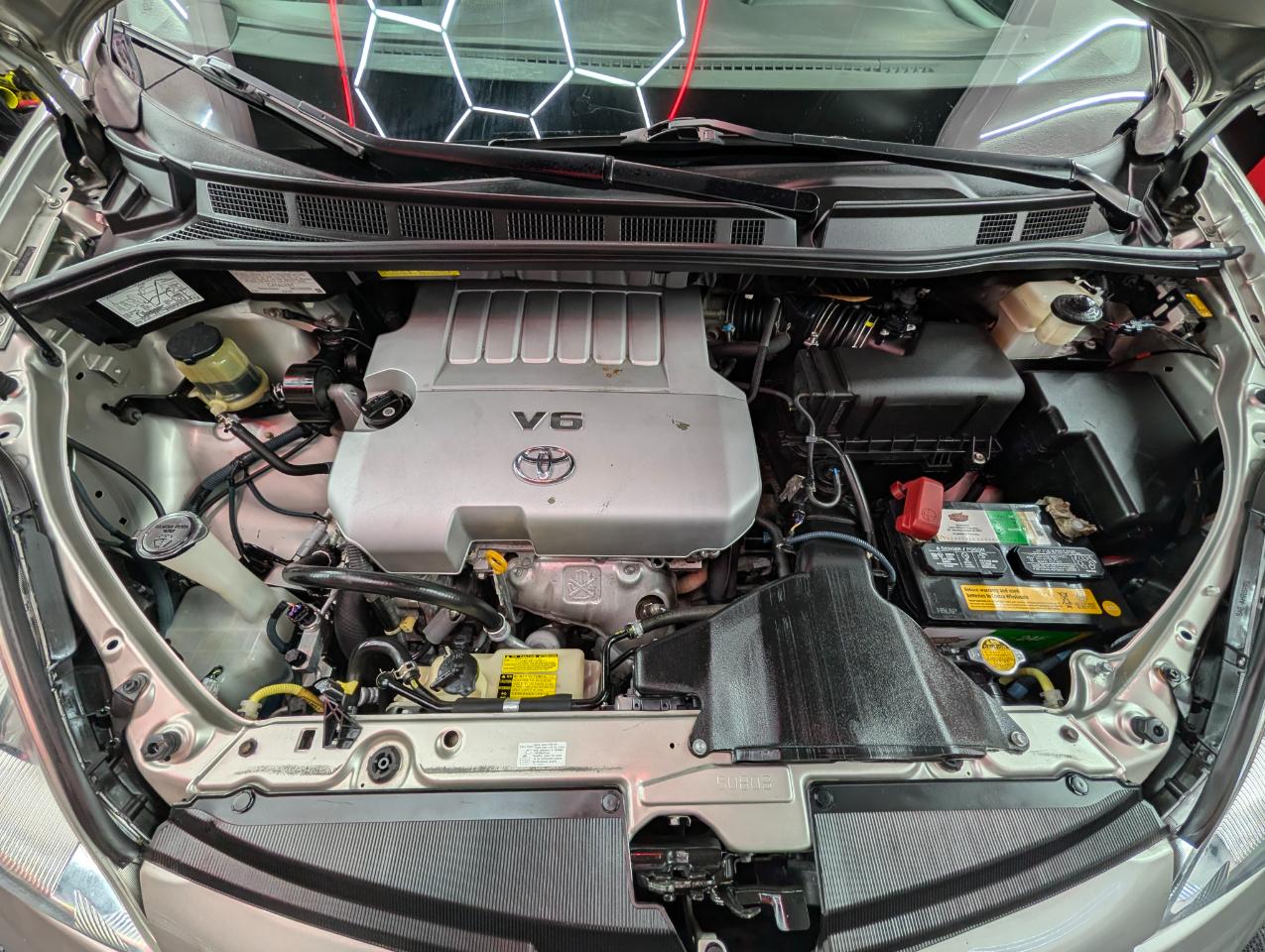 Toyota Sienna LE FWD 8-Passenger Seating 2007