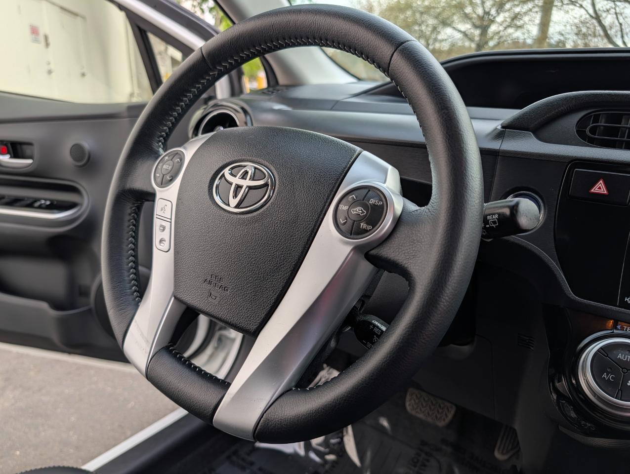 Toyota Prius c Four 2016
