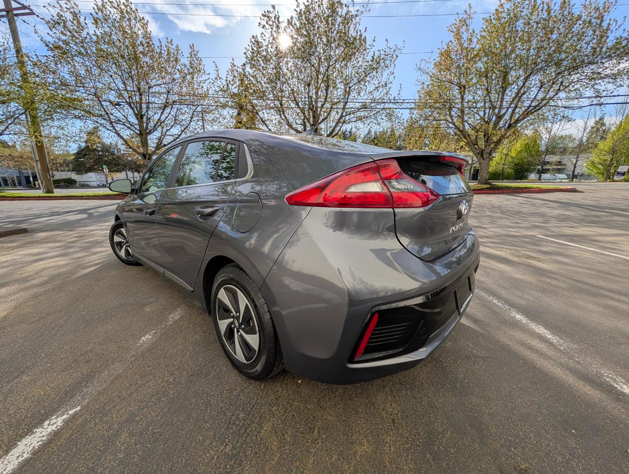 Hyundai Ioniq Hybrid Blue 2017