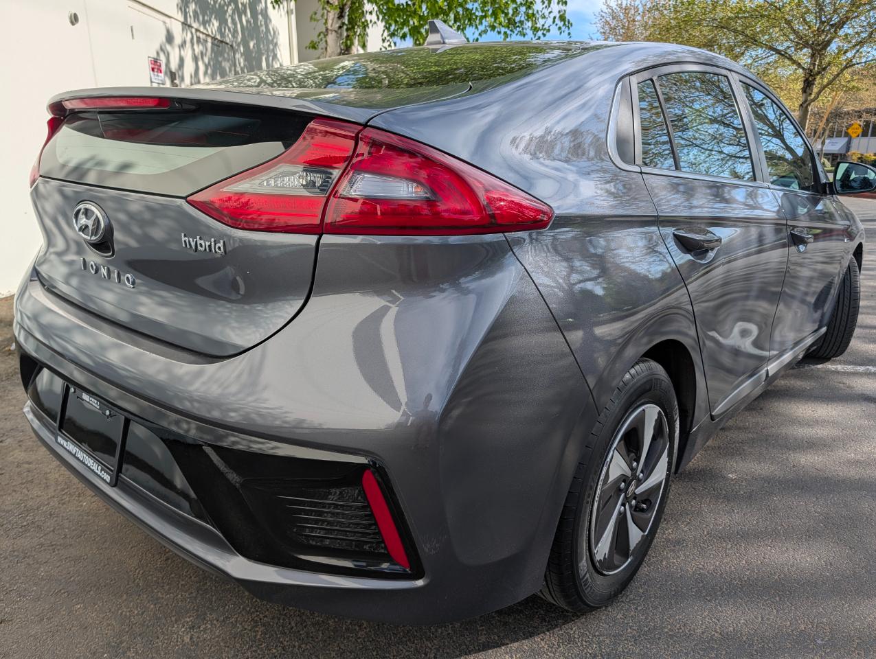 Hyundai Ioniq Hybrid Blue 2017
