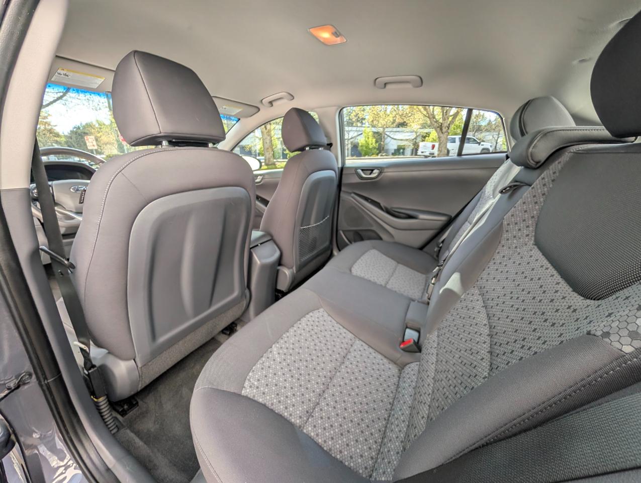 Hyundai Ioniq Hybrid Blue 2017