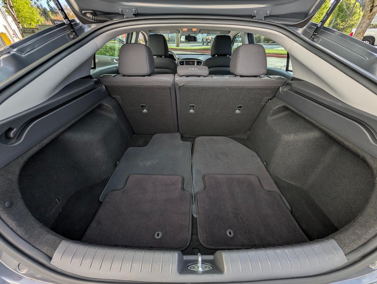 Hyundai Ioniq Hybrid Blue 2017