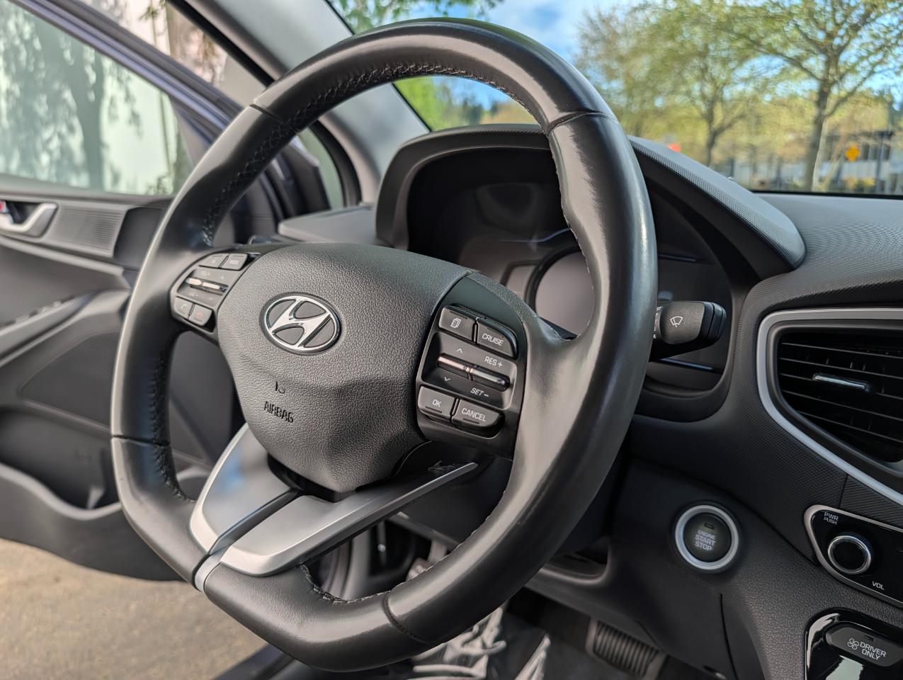 Hyundai Ioniq Hybrid Blue 2017