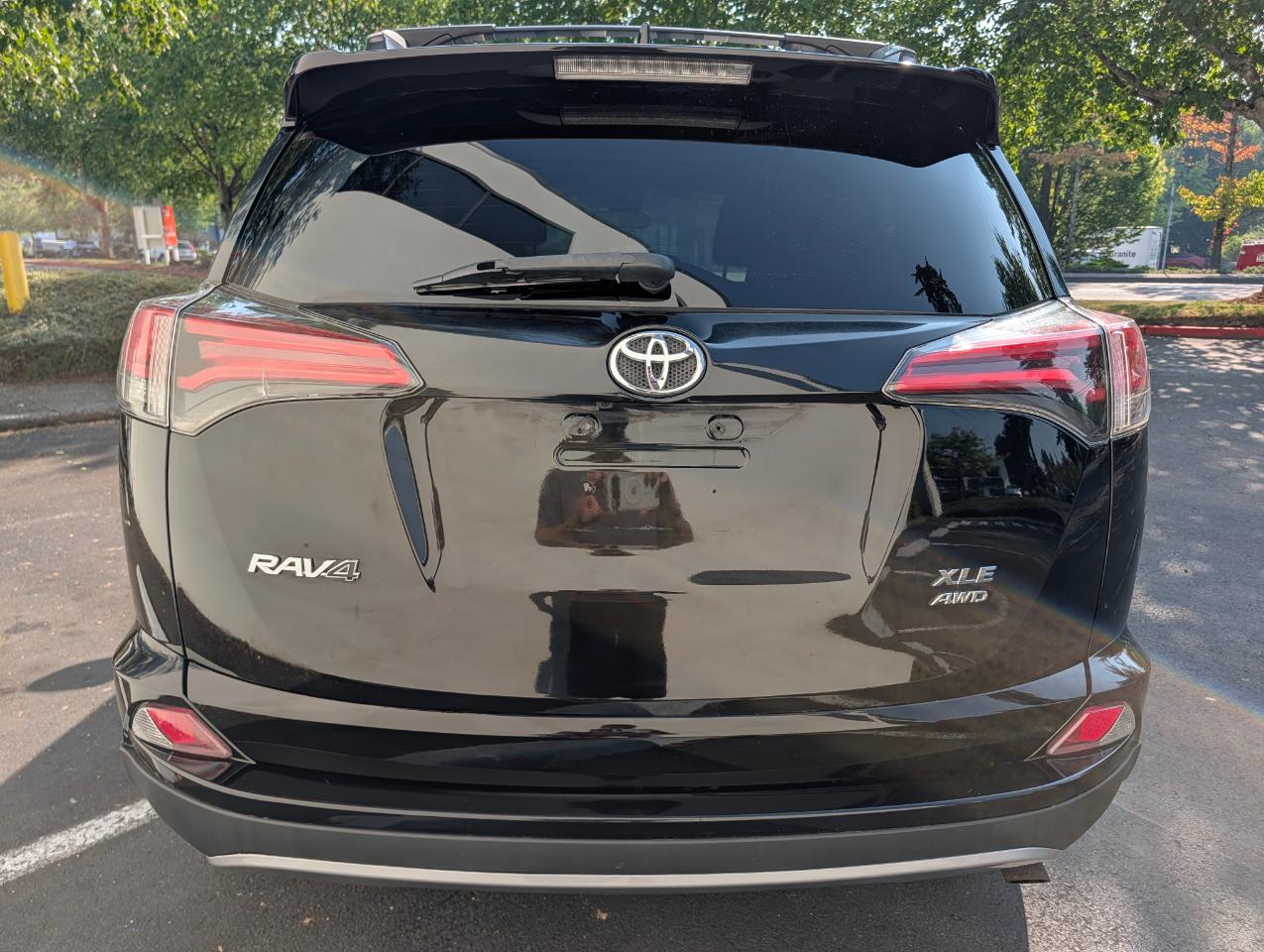Toyota RAV4 XLE AWD 2017