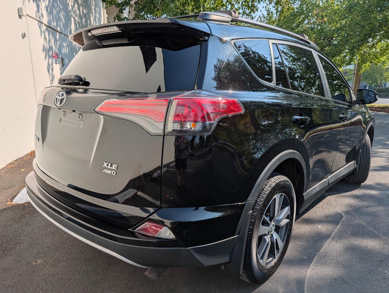 Toyota RAV4 XLE AWD 2017