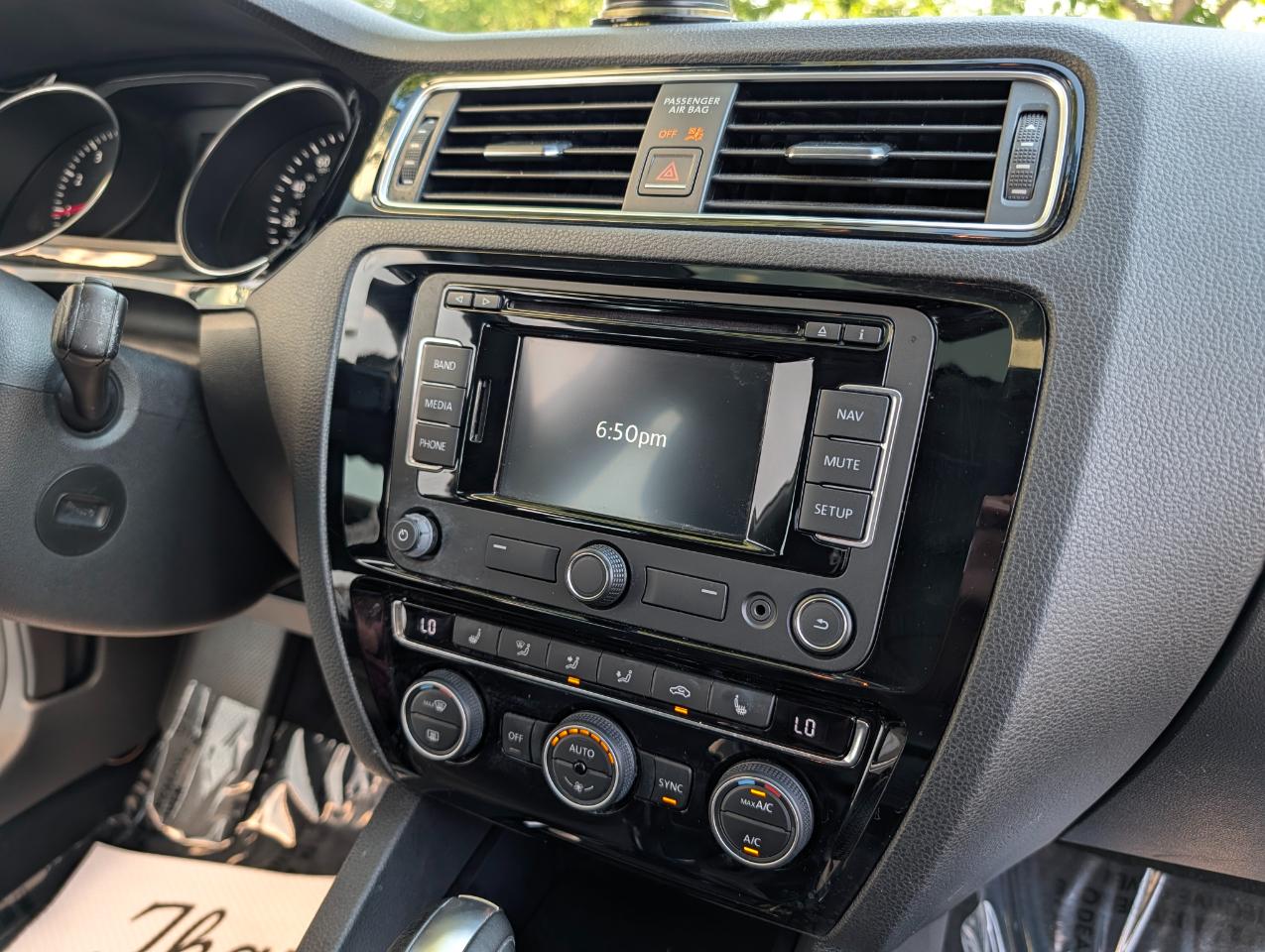 Volkswagen Jetta SEL 6A 2015