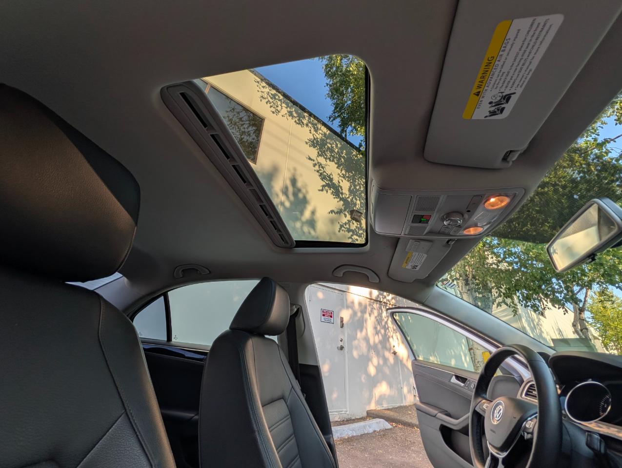 Volkswagen Jetta SEL 6A 2015