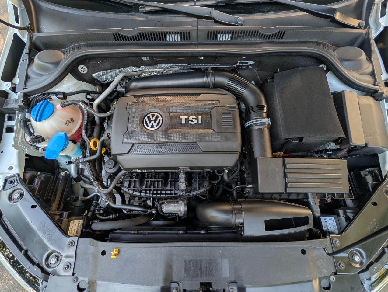 Volkswagen Jetta SEL 6A 2015