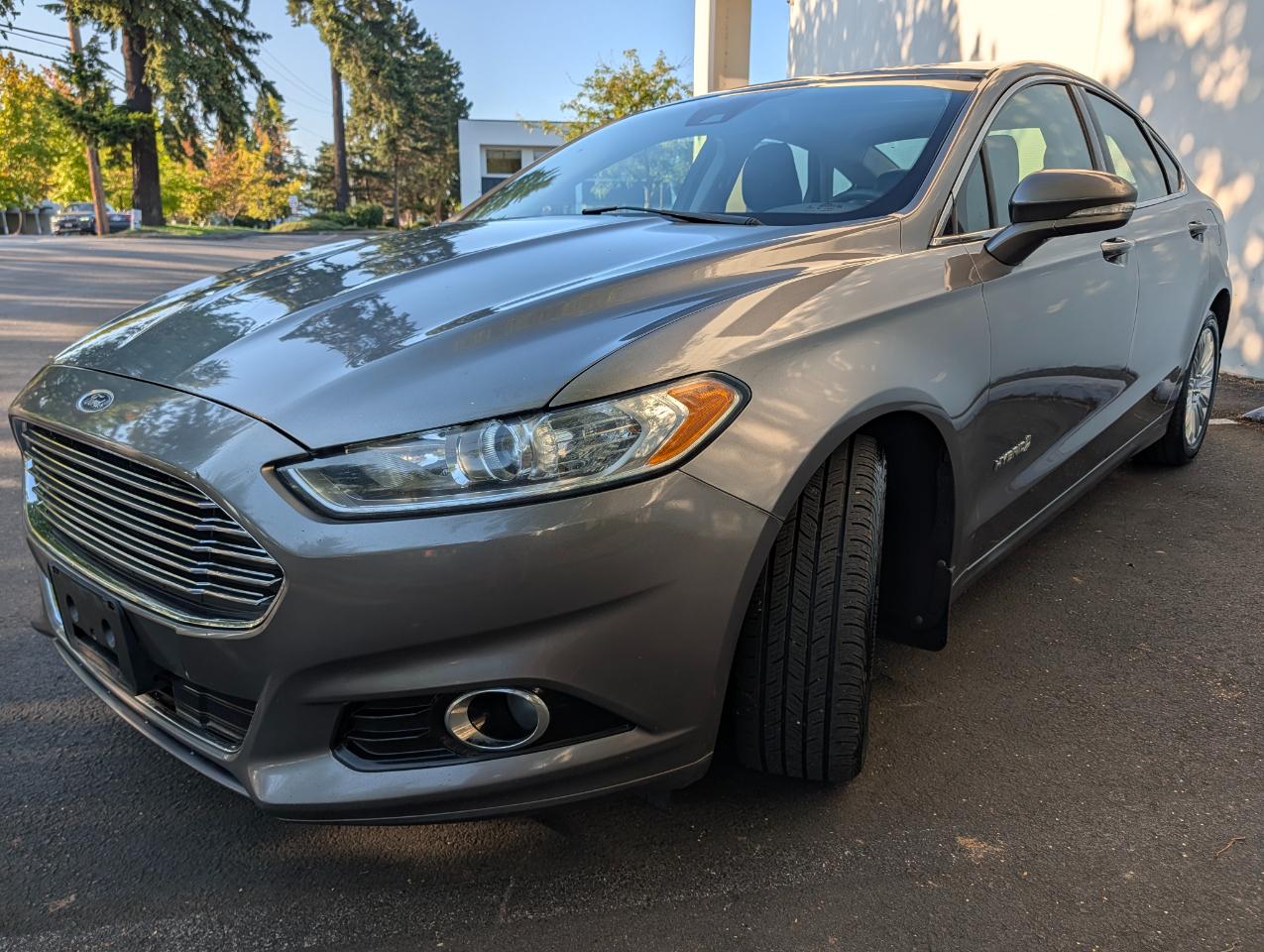 Ford Fusion Hybrid SE 2014