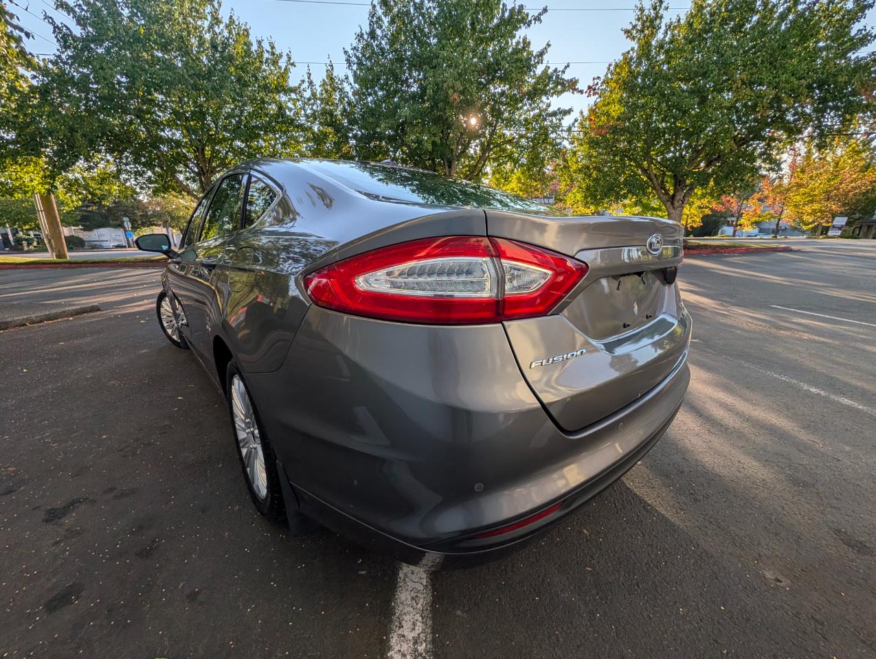 Ford Fusion Hybrid SE 2014