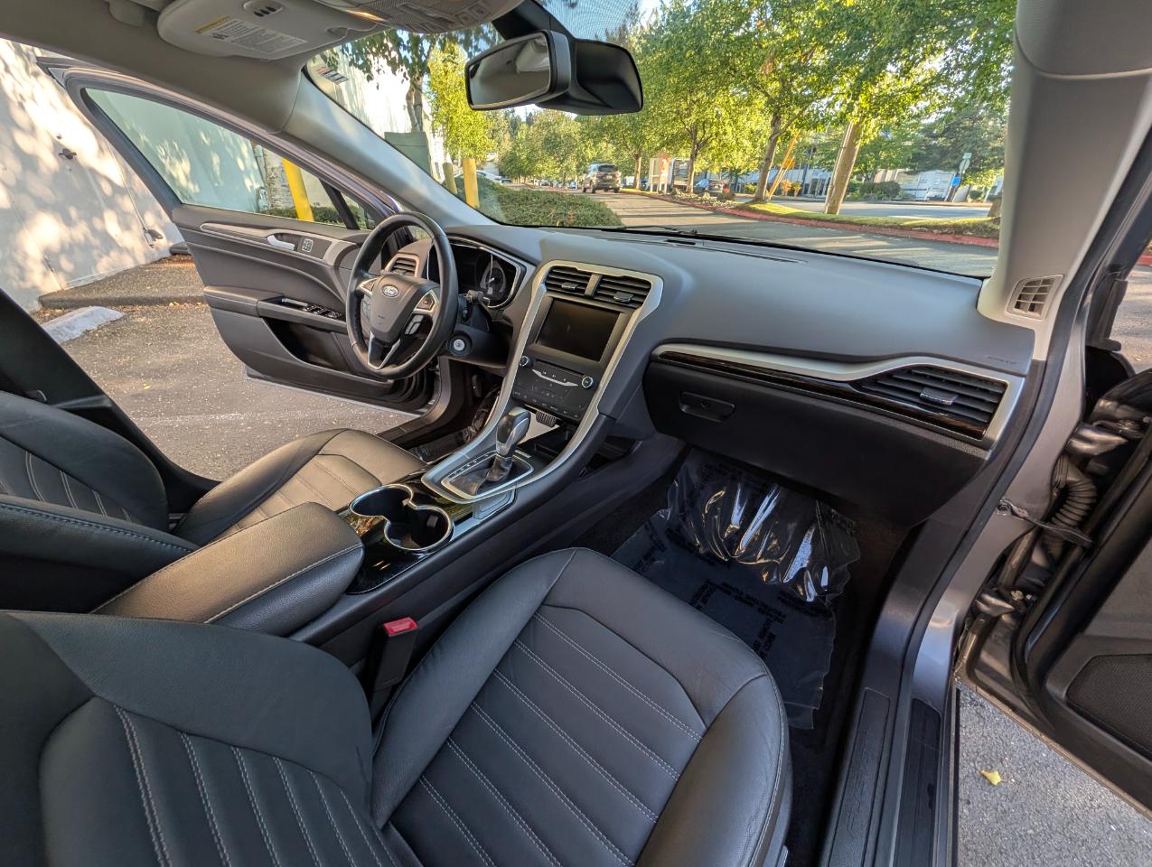 Ford Fusion Hybrid SE 2014