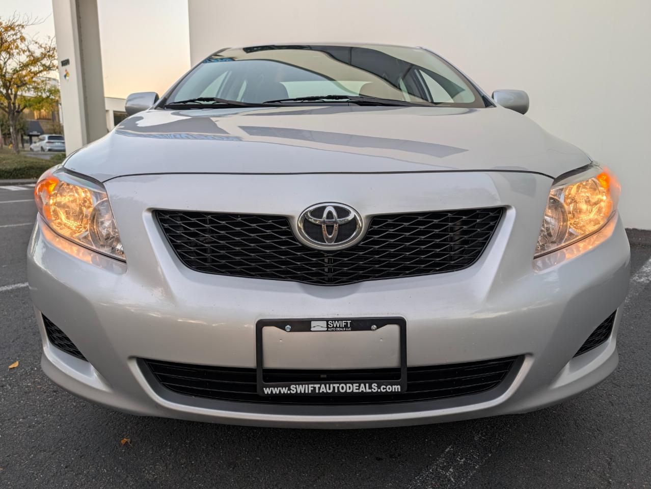 Toyota Corolla LE 4-Speed AT 2010
