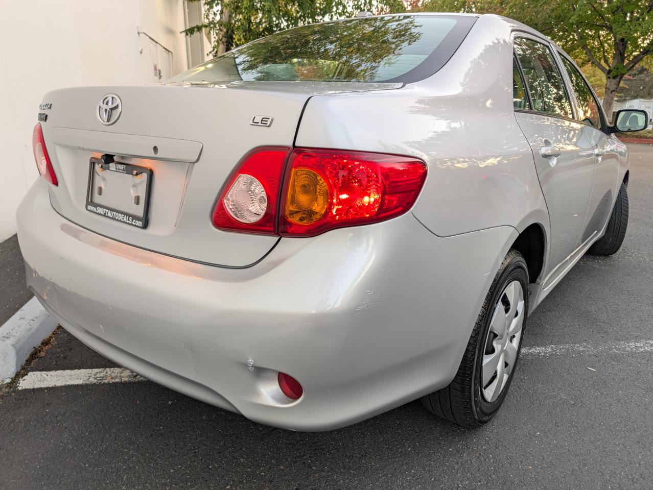Toyota Corolla LE 4-Speed AT 2010