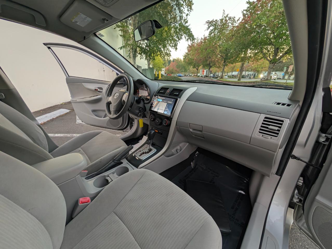 Toyota Corolla LE 4-Speed AT 2010