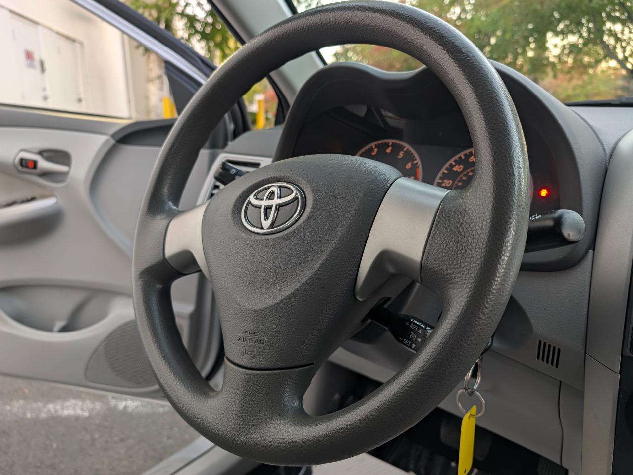 Toyota Corolla LE 4-Speed AT 2010