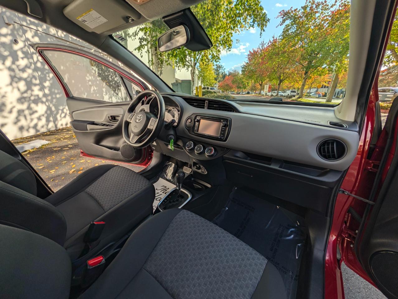 Toyota Yaris L 5-Door AT 2017