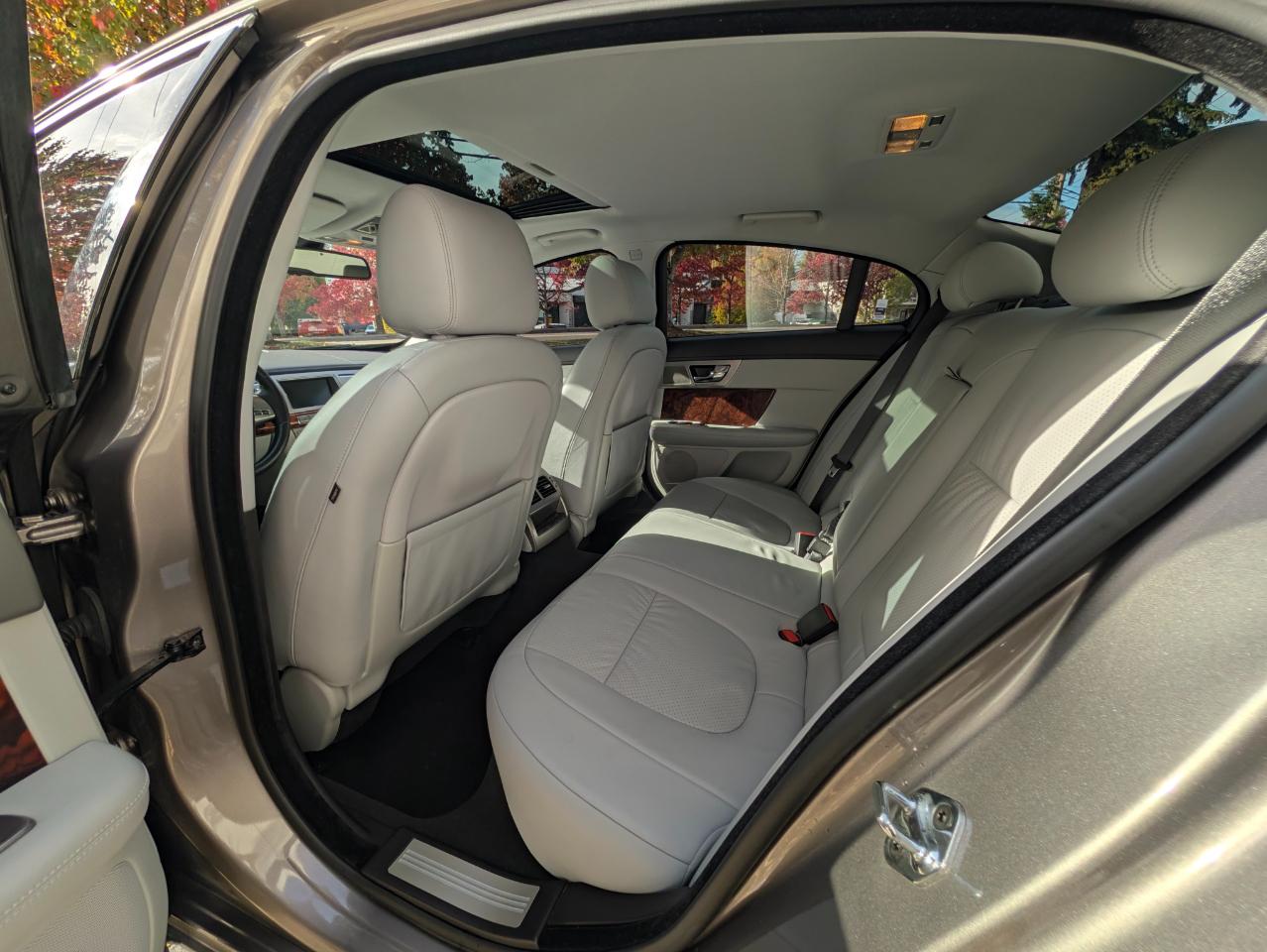 Jaguar XF-Series Premium Luxury 2009