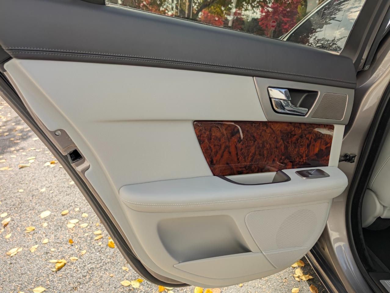 Jaguar XF-Series Premium Luxury 2009