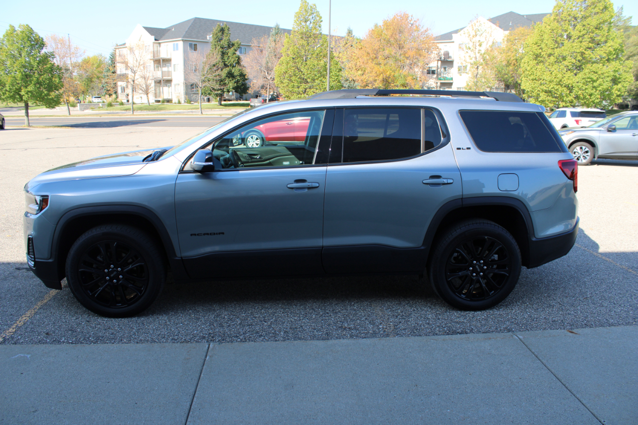 2023 Gmc Acadia SLE photo 3