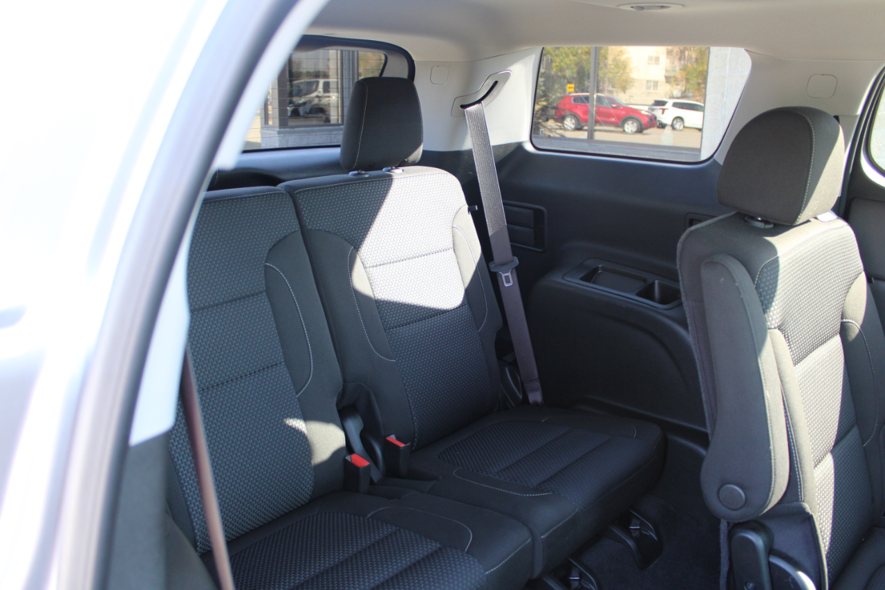 2023 Gmc Acadia SLE photo 17